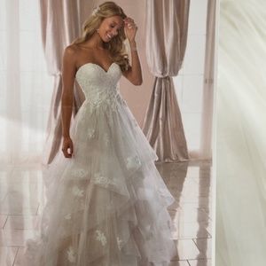Stella York 6765 Wedding Dress Ivory size 14 Like-New!  No repairs needed!